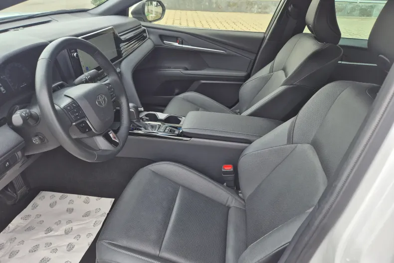 Toyota Camry din 2024 cu 25.471 km - oferta TOY234445 - foto 12