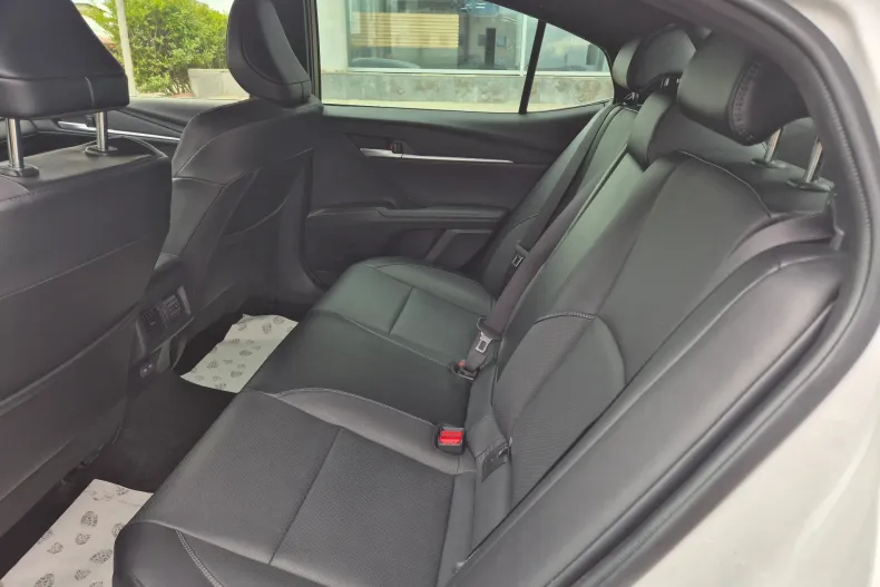 Toyota Camry din 2024 cu 25.471 km - oferta TOY234445 - foto 14