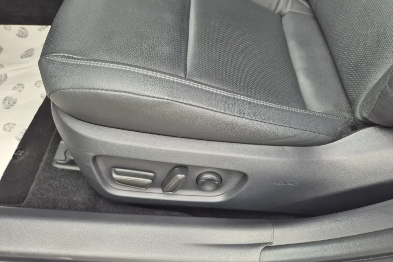 Toyota Camry din 2024 cu 25.471 km - oferta TOY234445 - foto 18