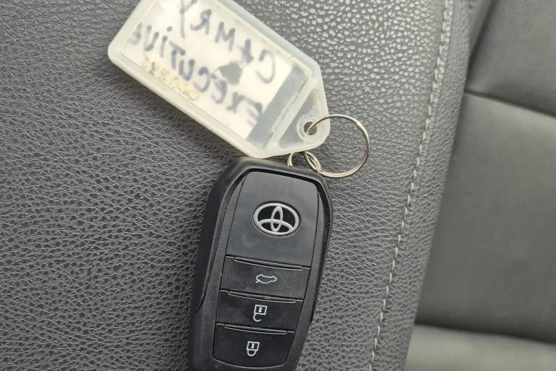 Toyota Camry din 2024 cu 25.471 km - oferta TOY234445 - foto 32