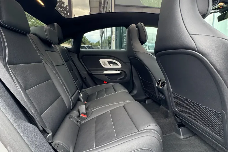 Mercedes-Benz CLA 220 (Clasa CLA) din 2026 cu 2.638 km - oferta MER234455 - foto 8