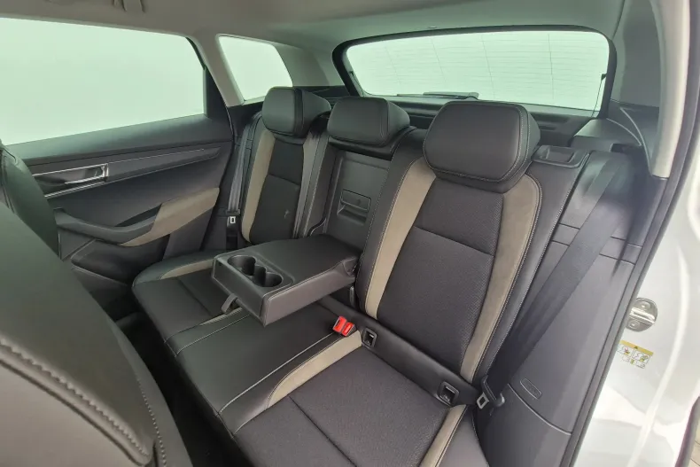 Skoda Karoq din 2026 cu 887 km - oferta SKO234462 - foto 11