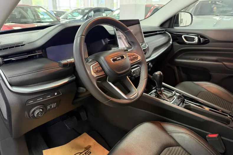 Jeep Compass din 2021 cu 106.450 km - oferta JEE234464 - foto 4