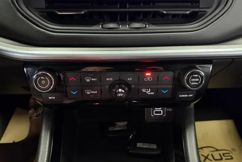 Jeep Compass din 2021 cu 106.450 km - oferta JEE234464 - foto 25