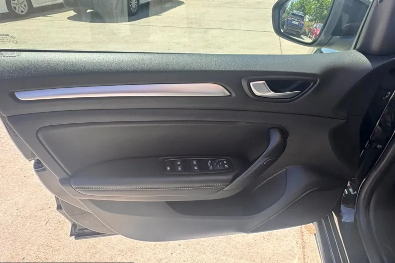 Renault Megane din 2022 cu 65.627 km - oferta REN234470 - foto 10