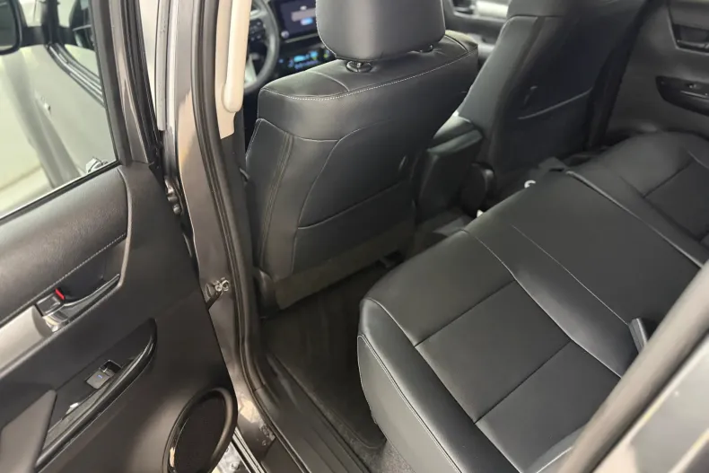 Toyota Hilux din 2025 cu 1 km - oferta TOY234477 - foto 13