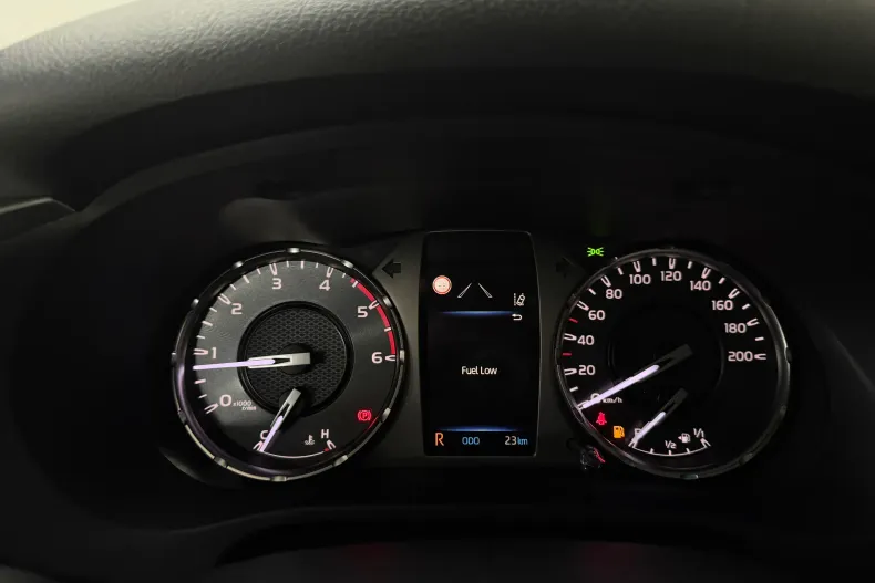 Toyota Hilux din 2025 cu 1 km - oferta TOY234477 - foto 20