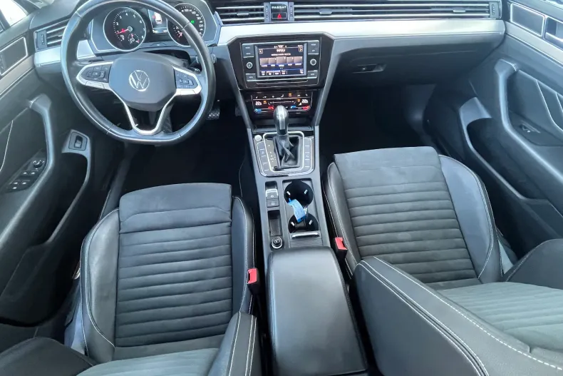 Volkswagen Passat din 2022 cu 70.022 km - oferta VOL234495 - foto 10
