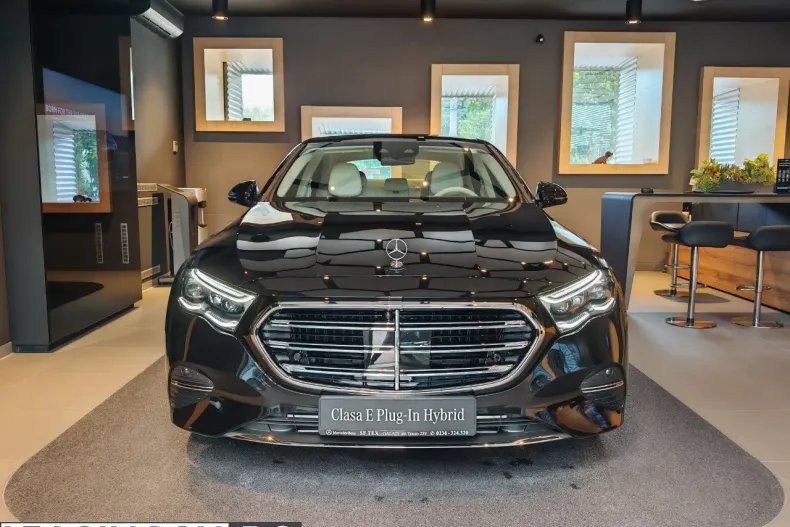 Mercedes-Benz E 300 (Clasa E) din 2026 cu 1 km - oferta MER234497 - foto 5
