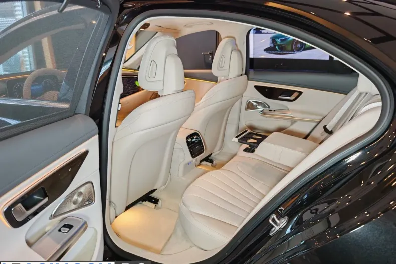 Mercedes-Benz E 300 (Clasa E) din 2026 cu 1 km - oferta MER234497 - foto 14