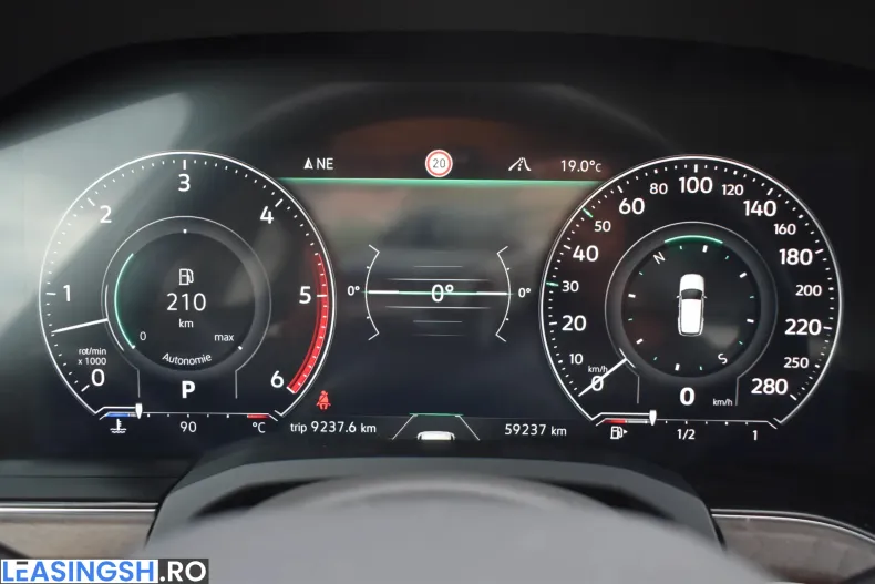Volkswagen Touareg din 2023 cu 59.237 km - oferta VOL234509 - foto 39