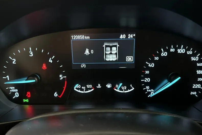Ford Focus din 2021 cu 120.858 km - oferta FOR234522 - foto 10