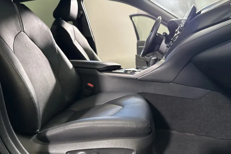 Toyota Camry din 2022 cu 84.453 km - oferta TOY234533 - foto 10