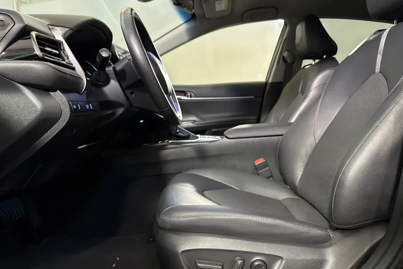 Toyota Camry din 2022 cu 84.453 km - oferta TOY234533 - foto 21