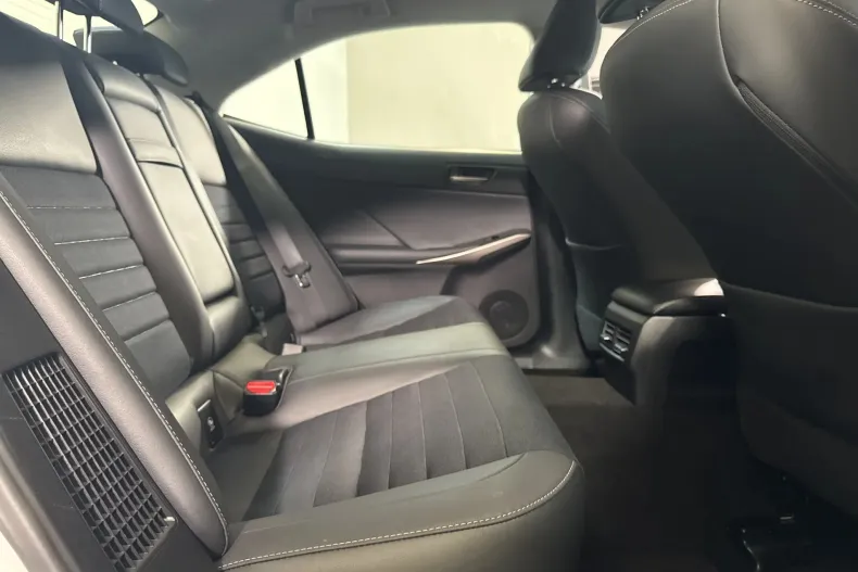 Lexus Seria IS din 2020 cu 114.417 km - oferta LEX234537 - foto 12