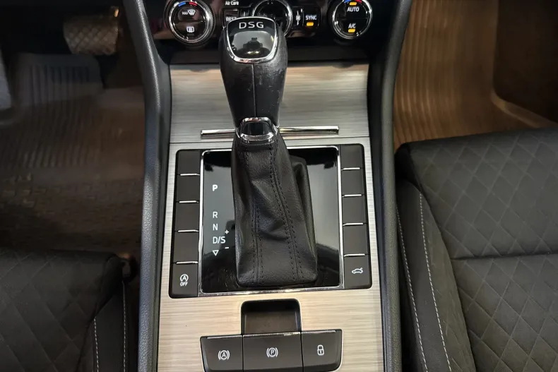 Skoda Superb din 2020 cu 155.575 km - oferta SKO234538 - foto 17