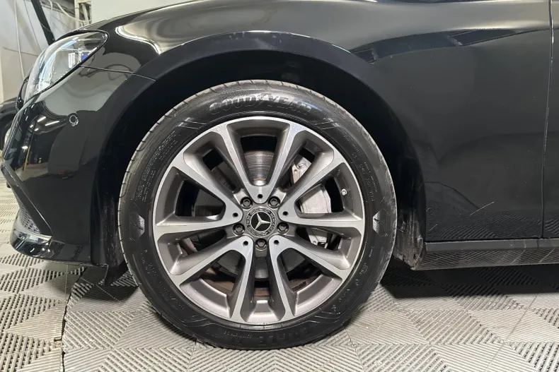 Mercedes-Benz E 300 (Clasa E) din 2021 cu 35.147 km - oferta MER234541 - foto 13