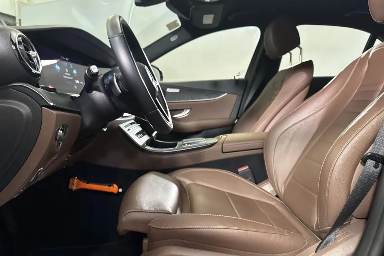 Mercedes-Benz E 300 (Clasa E) din 2021 cu 35.147 km - oferta MER234541 - foto 24