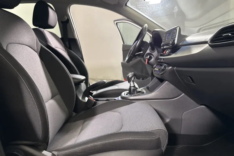 Hyundai i30 din 2021 cu 58.396 km - oferta HYU234544 - foto 11