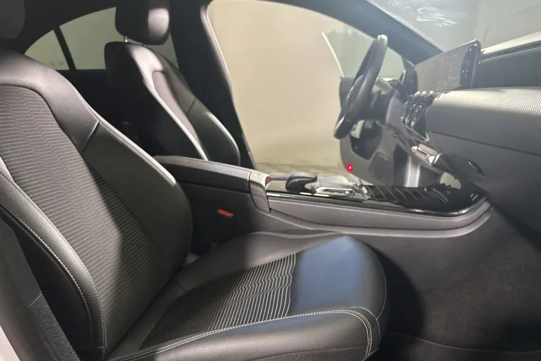 Mercedes-Benz CLA 250 (Clasa CLA) din 2022 cu 114.382 km - oferta MER234547 - foto 11