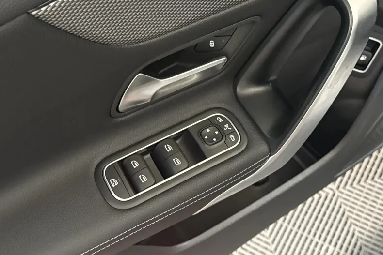 Mercedes-Benz CLA 250 (Clasa CLA) din 2022 cu 114.382 km - oferta MER234547 - foto 14