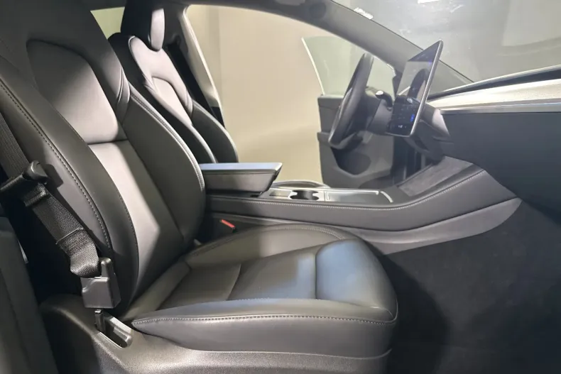 Tesla Model Y din 2023 cu 70.351 km - oferta TES234549 - foto 11
