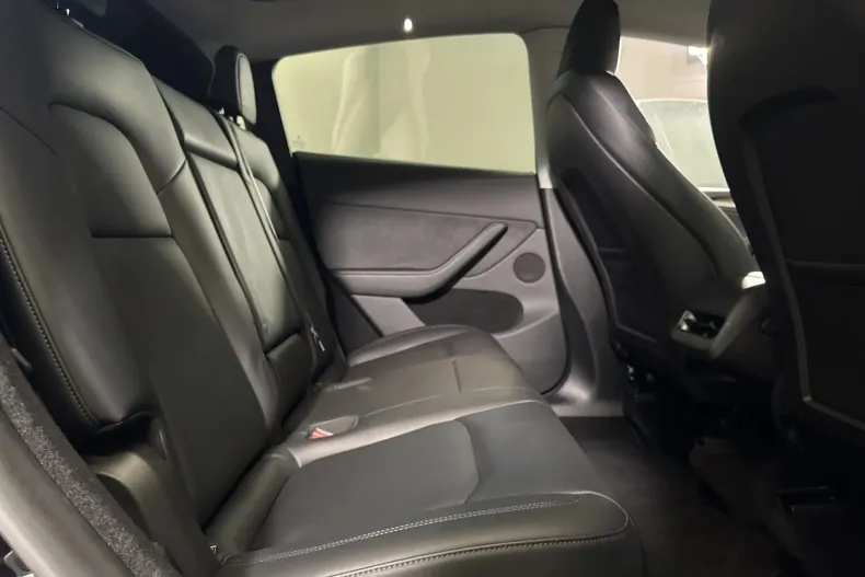 Tesla Model Y din 2023 cu 70.351 km - oferta TES234549 - foto 12