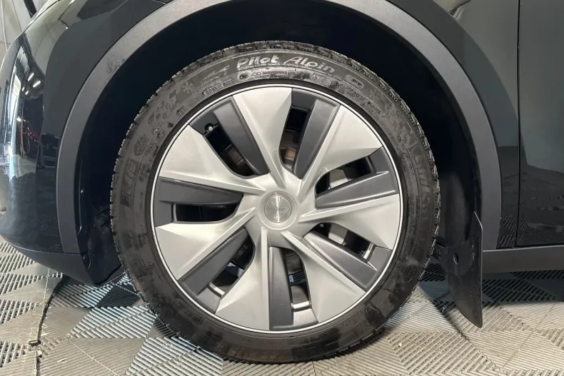Tesla Model Y din 2023 cu 70.351 km - oferta TES234549 - foto 13