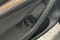 Tesla Model Y din 2023 cu 70.351 km - oferta TES234549 - foto 14