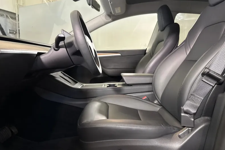 Tesla Model Y din 2023 cu 70.351 km - oferta TES234549 - foto 21