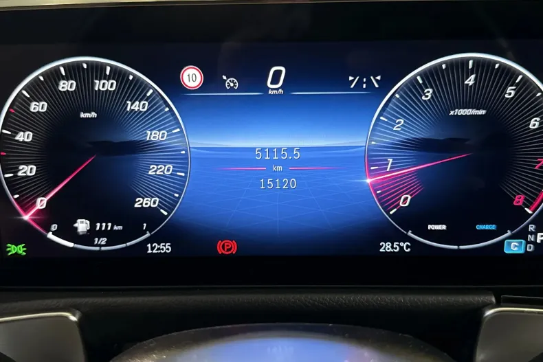 Mercedes-Benz GLB 220 (Clasa GLB) din 2025 cu 15.120 km - oferta MER234550 - foto 11