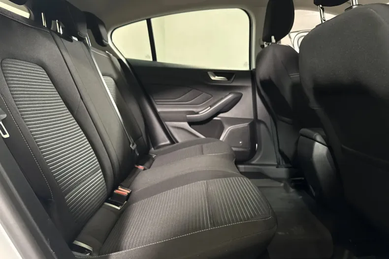 Ford Focus din 2023 cu 95.998 km - oferta FOR234553 - foto 12
