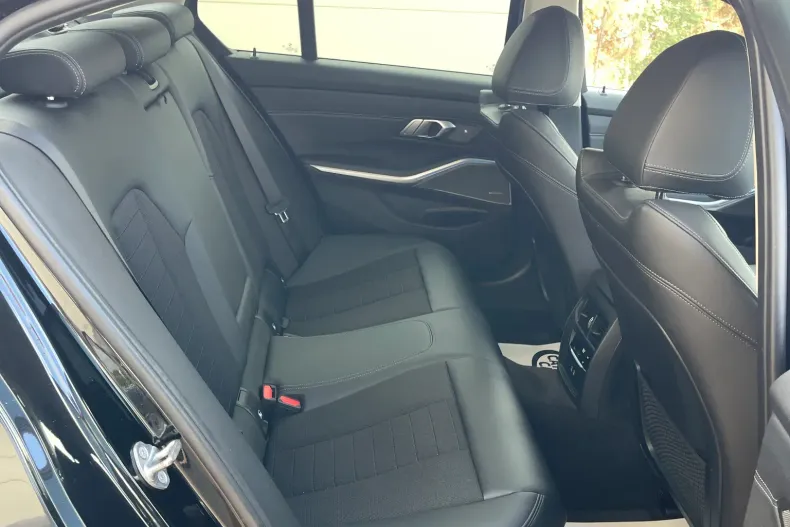 BMW 330e (Seria 3) din 2022 cu 156.000 km - oferta BMW234594 - foto 23