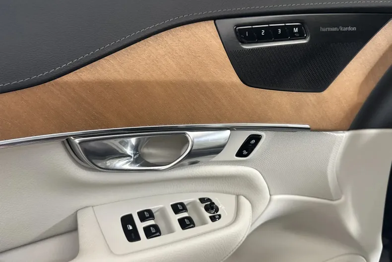 Volvo XC90 din 2021 cu 64.101 km - oferta VOL234615 - foto 14
