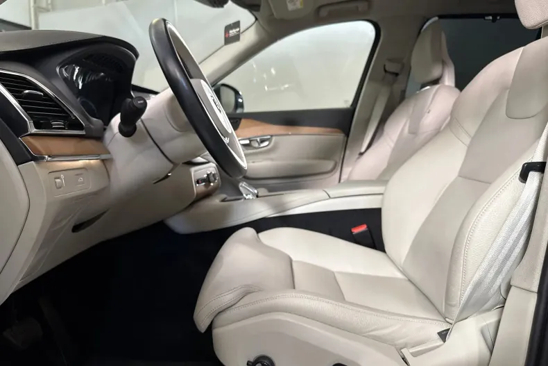 Volvo XC90 din 2021 cu 64.101 km - oferta VOL234615 - foto 22