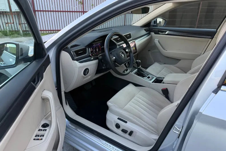 Skoda Superb din 2022 cu 54.207 km - oferta SKO234625 - foto 5