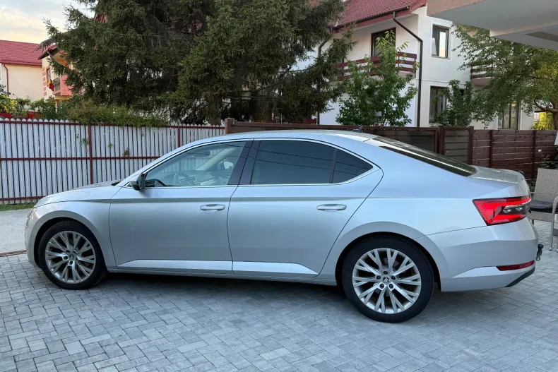 Skoda Superb din 2022 cu 54.207 km - oferta SKO234625 - foto 12