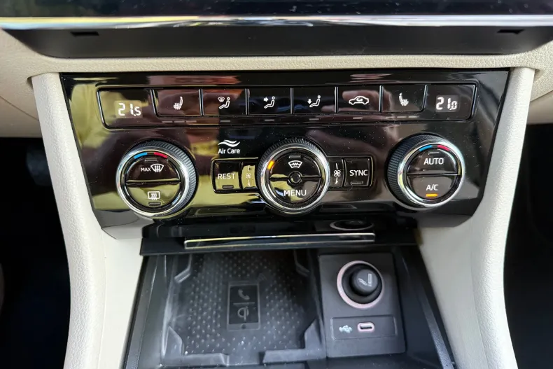 Skoda Superb din 2022 cu 54.207 km - oferta SKO234625 - foto 32
