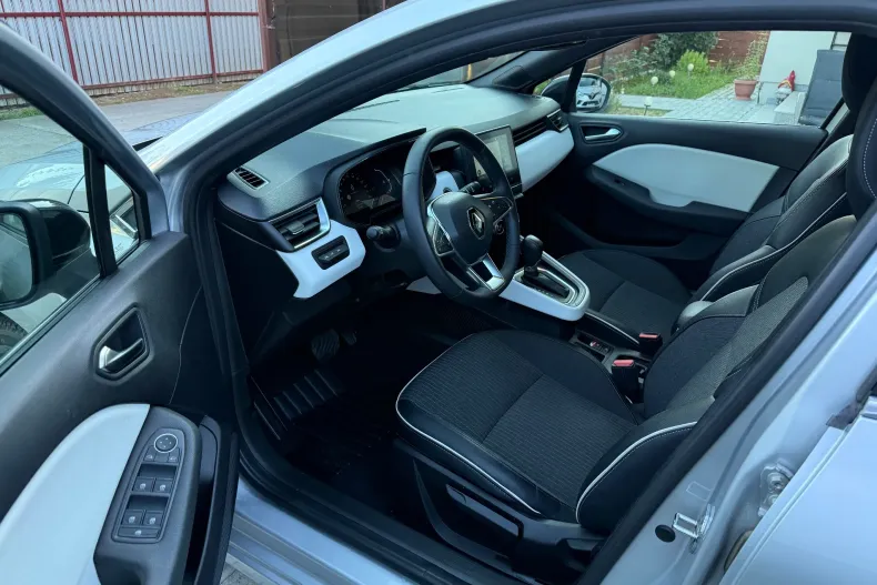 Renault Clio din 2023 cu 44.139 km - oferta REN234626 - foto 3