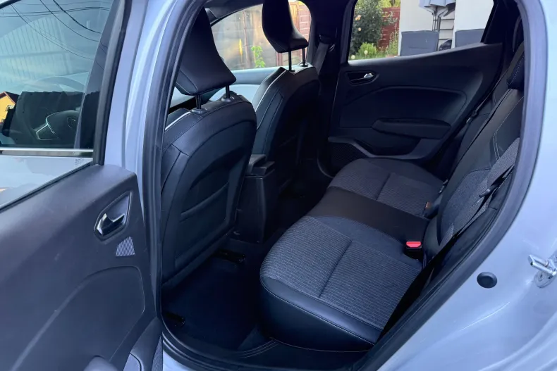 Renault Clio din 2023 cu 44.139 km - oferta REN234626 - foto 4