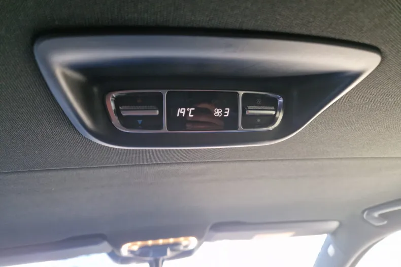 Mercedes-Benz V 300 (Clasa V) din 2025 cu 19.647 km - oferta MER234636 - foto 24