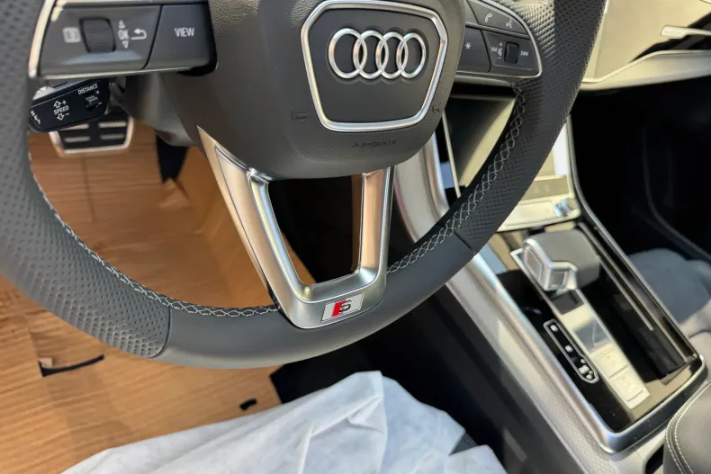 Audi Q8 din 2026 cu 9 km - oferta AUD234640 - foto 13