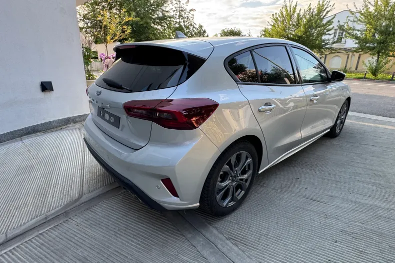 Ford Focus din 2025 cu 25.000 km - oferta FOR234641 - foto 7