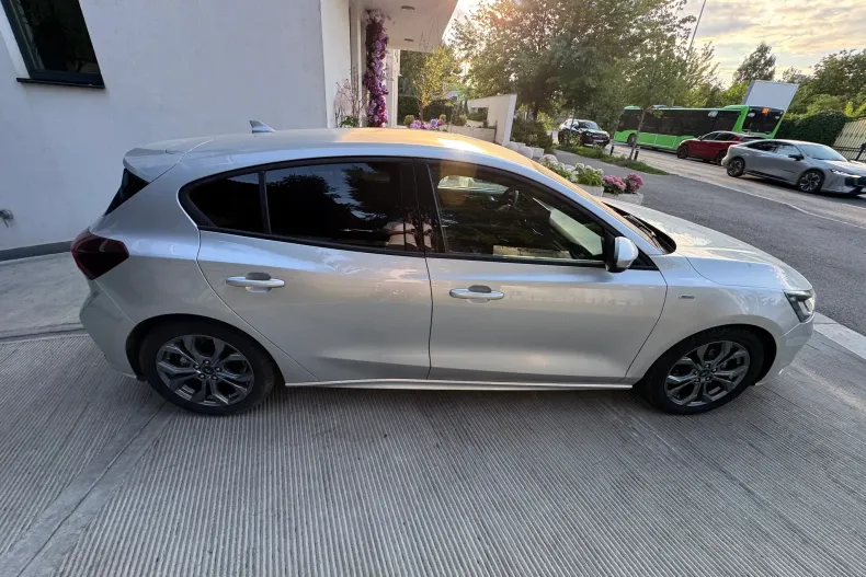Ford Focus din 2025 cu 25.000 km - oferta FOR234641 - foto 8