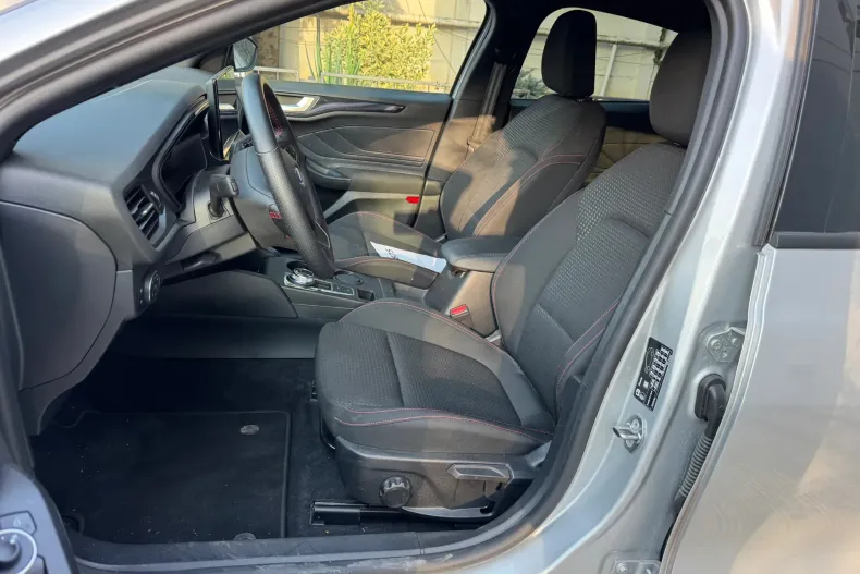 Ford Focus din 2025 cu 25.000 km - oferta FOR234641 - foto 10