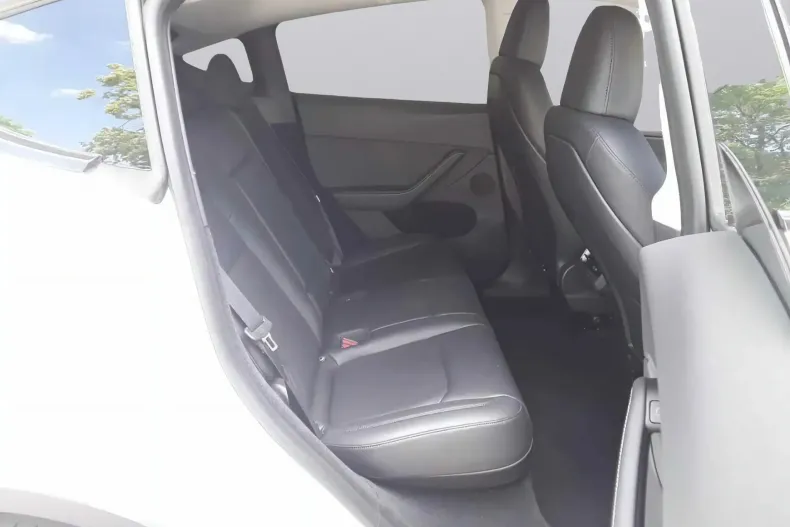 Tesla Model Y din 2023 cu 58.264 km - oferta TES234677 - foto 7