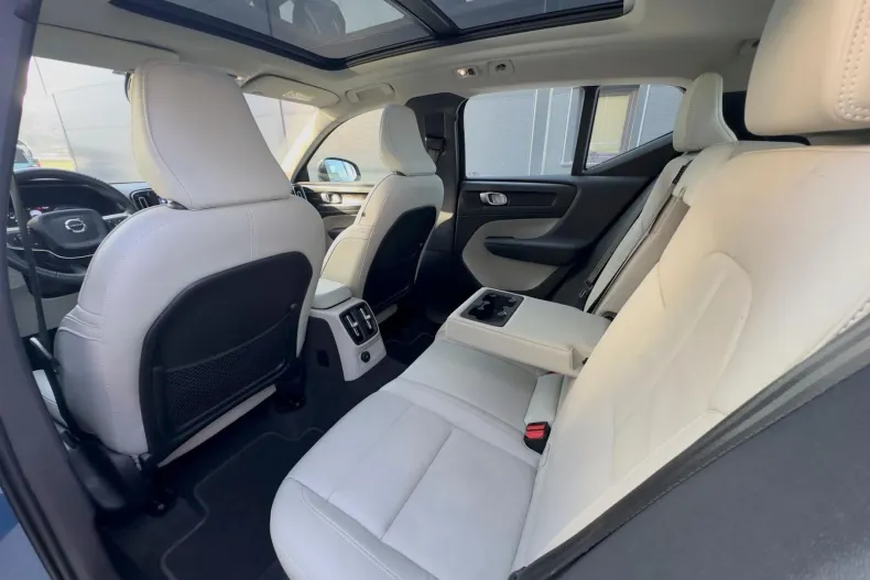 Volvo XC40 din 2022 cu 87.489 km - oferta VOL234679 - foto 15