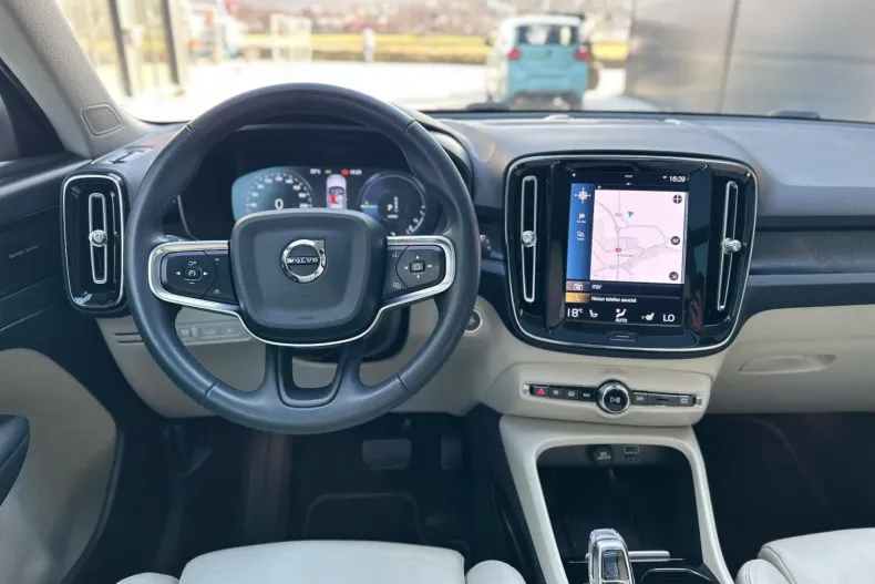 Volvo XC40 din 2022 cu 87.489 km - oferta VOL234679 - foto 24