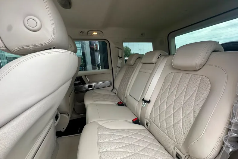 Mercedes-Benz G 450 (Clasa G) din 2026 cu 10 km - oferta MER234694 - foto 14