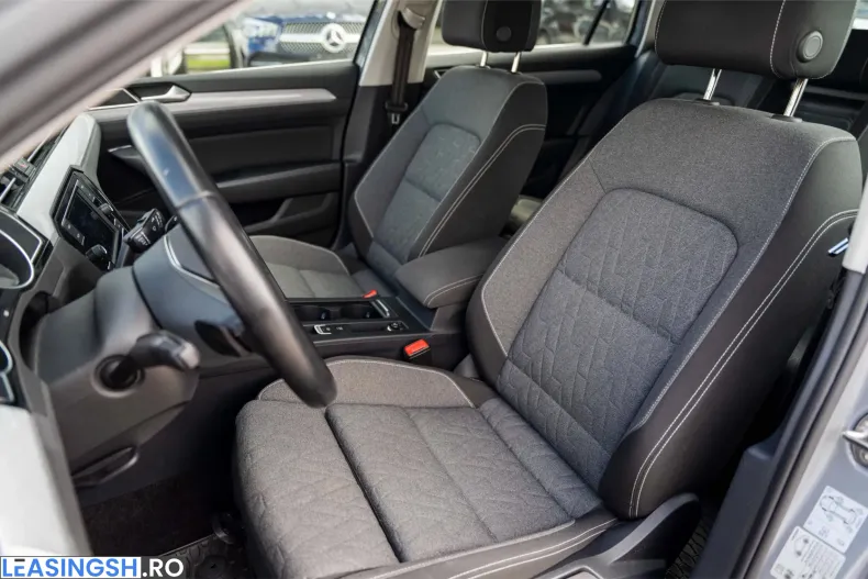 Volkswagen Passat din 2023 cu 49.847 km - oferta VOL234699 - foto 12